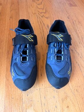 Diadora Size 8.5 Women’s Clip In Cycling Shoe Color: Black/Blue